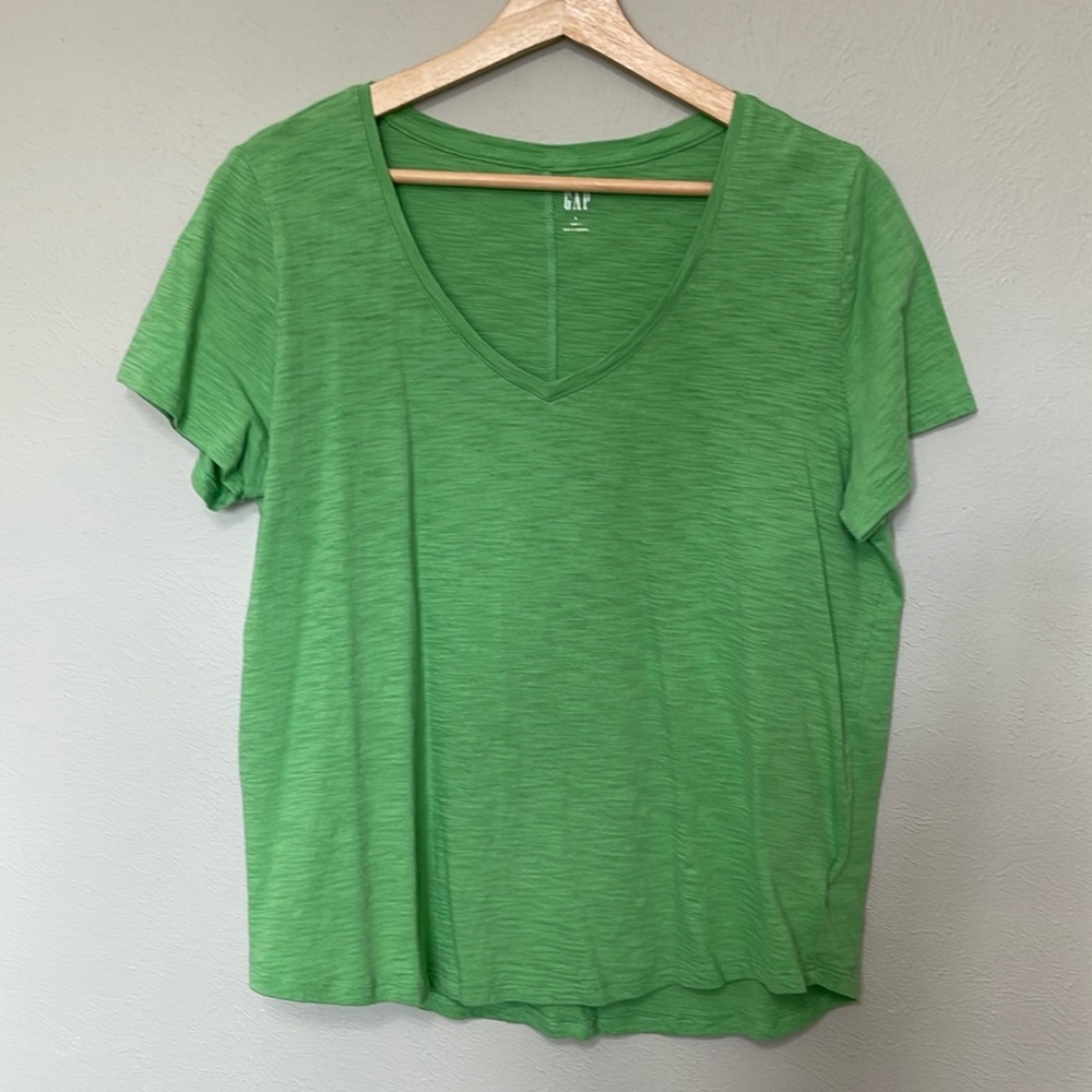 Gap V Neck “Easy Tee” Short Sleeve T Shirt in Green, Size L